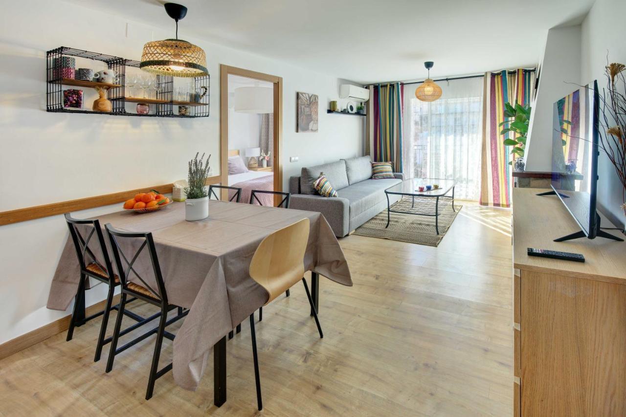 Apartament Pau Casals, 2 Min Walk From The Sea & Sea View リョレート・デ・マル エクステリア 写真